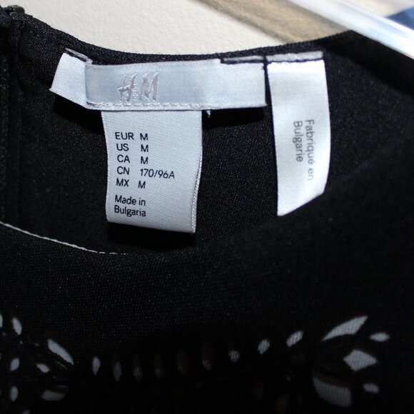 FREE*❤️ H&M black fitted pencil dress with stencil cutout sleeveless shift dress - Picture 6 of 9